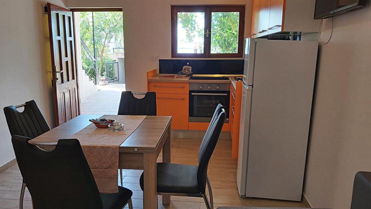 Apartments Gajo Omiš Zewnętrze zdjęcie